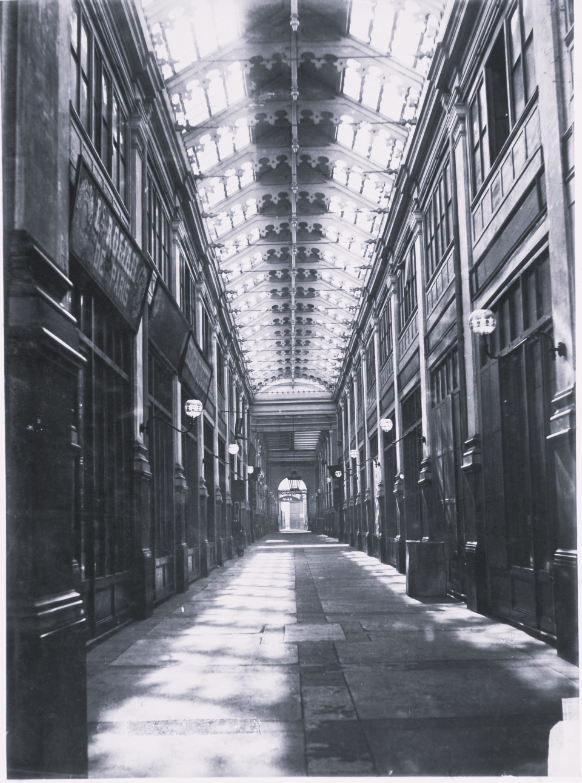 Pasaje Bulnes. Fotografía, autor desconocido, c.1870. Fuente: Archivo Fotográfico del Museo Histórico Nacional. 